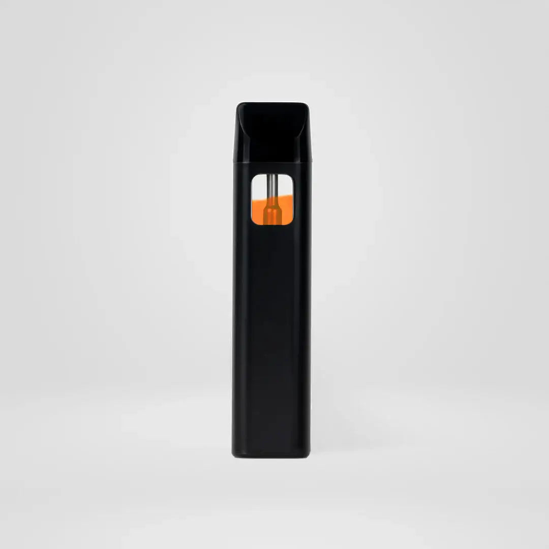 Schwarzer Einweg-Vape-Pen mit sichtbarem, orangefarbenem 10-OH-HHC  Liquid, minimalistisches Design auf grauem Hintergrund, ideal für den diskreten und praktischen Gebrauch